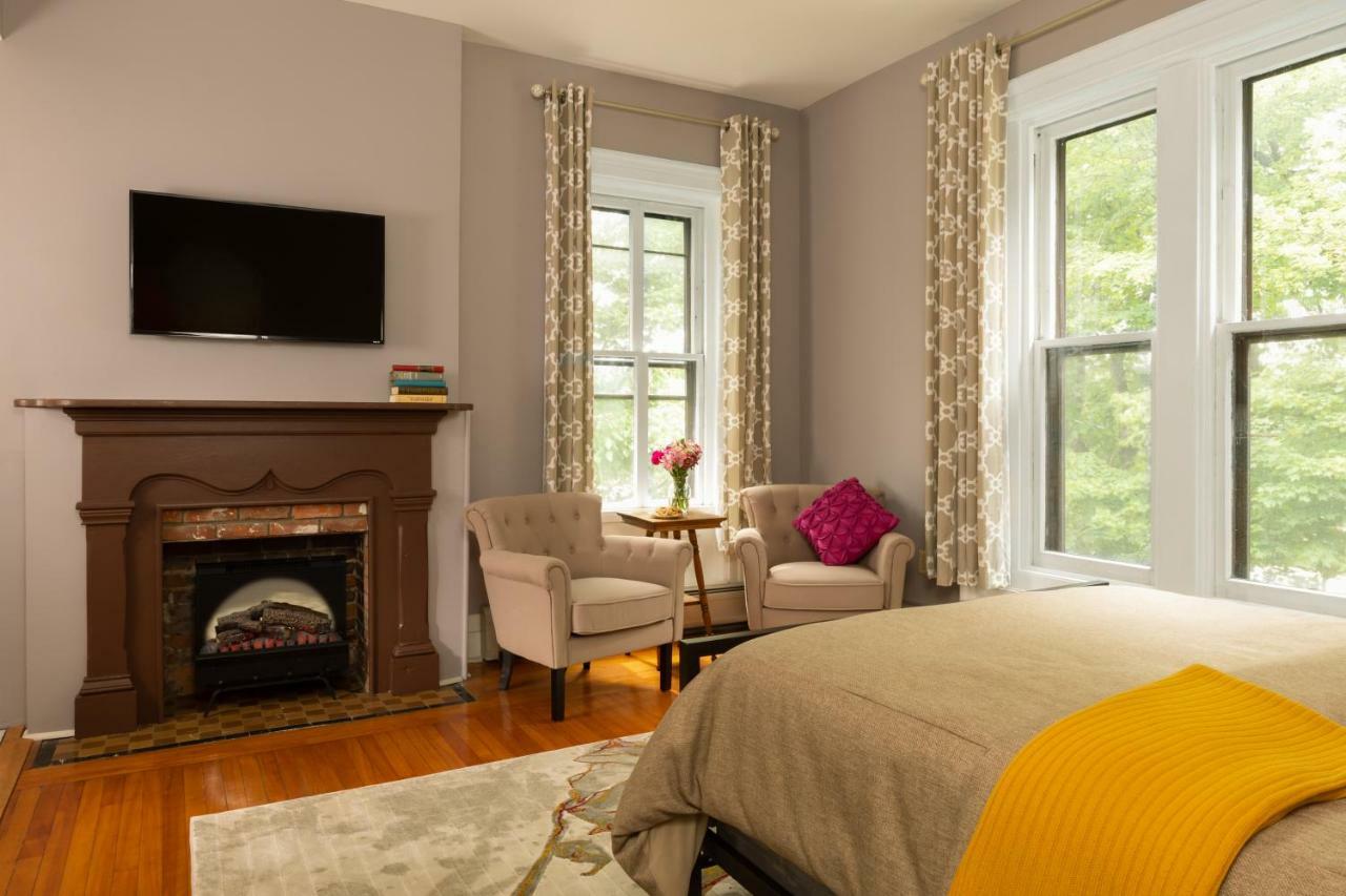 Rosemont Inn Utica Bagian luar foto