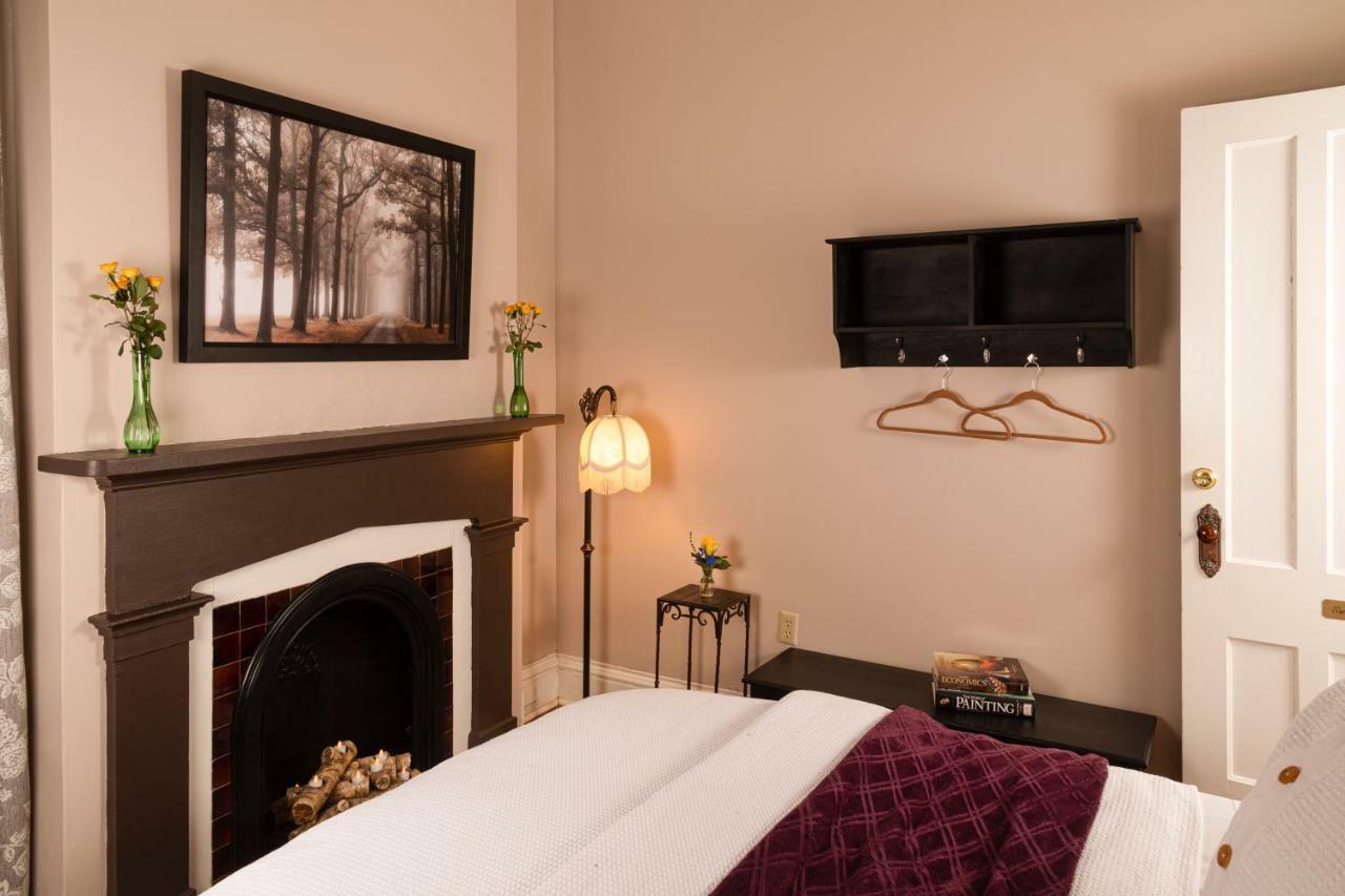 Rosemont Inn Utica Bagian luar foto