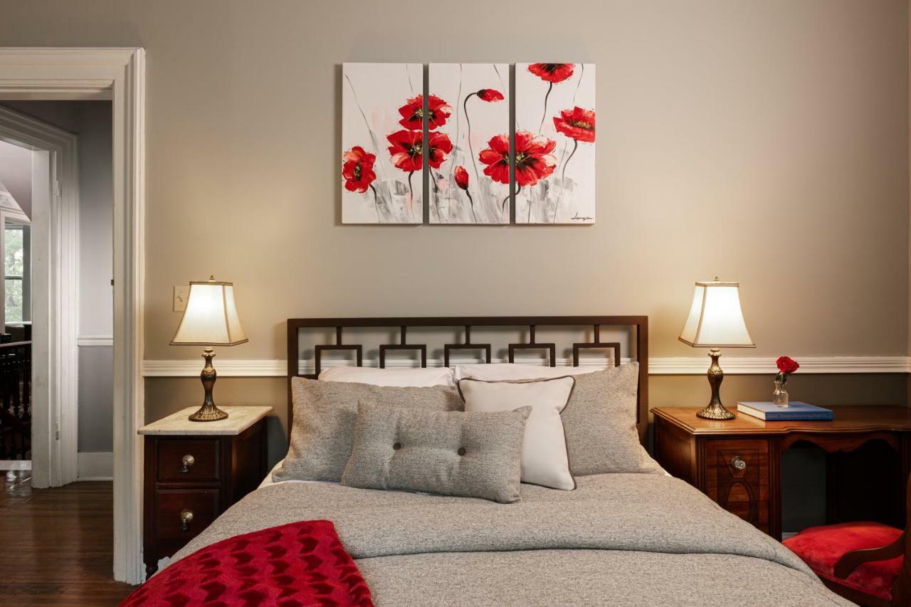 Rosemont Inn Utica Bagian luar foto