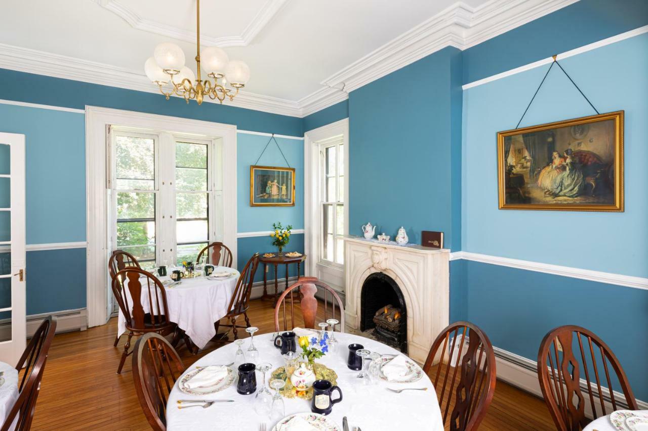 Rosemont Inn Utica Bagian luar foto